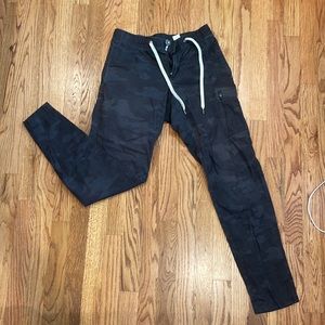 Vuori climbing joggers